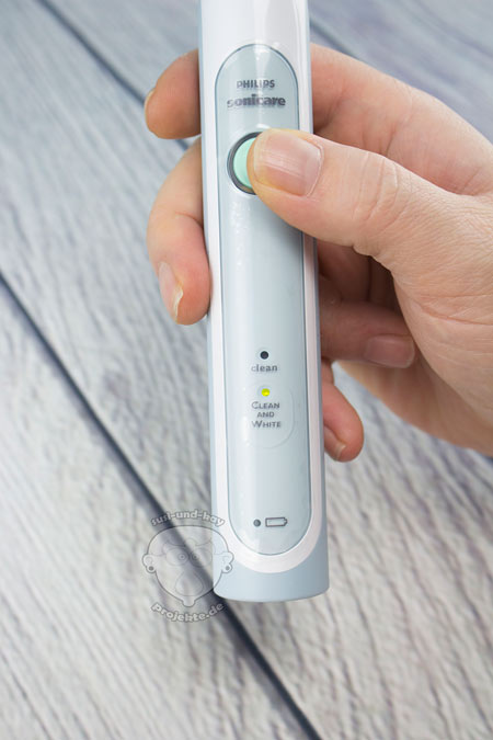 Philips-Sonicare-clean-and-white