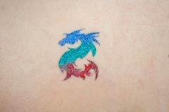 Glitzer-Tattoo-Drache