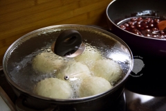 Dampfnudeln-zubereitung-Pfanne