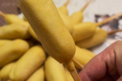 Fingerfood-Corn-Dog-am-Stiel