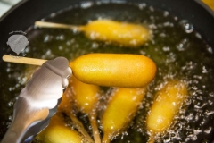 Goldbraune-Fingerfood-Corn-Dogs
