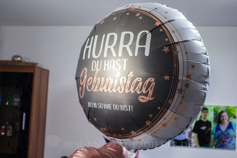 Hurra-Geburtstag-Heliumballons