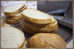 ritter-Allesschneider-icaro-7-Brot-schneiden