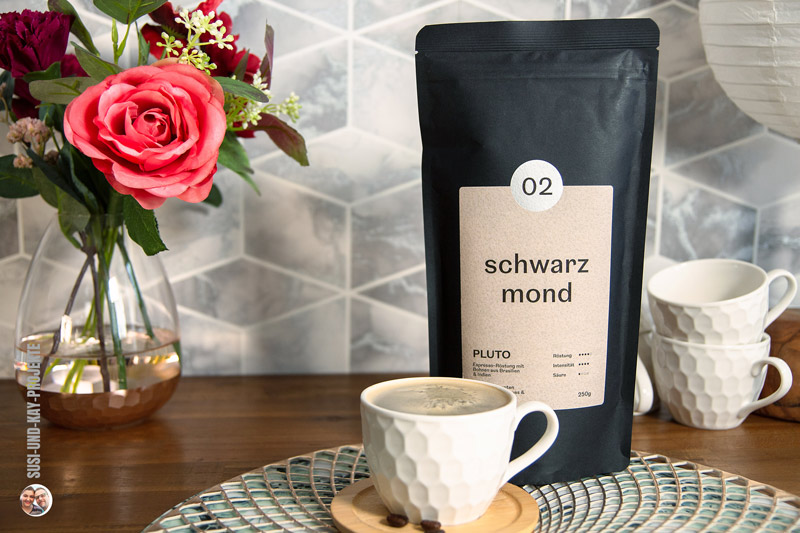 Schwarzmond-Pluto-Kaffee
