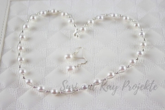Schmuck-Halskette-aus-Muschelperlen